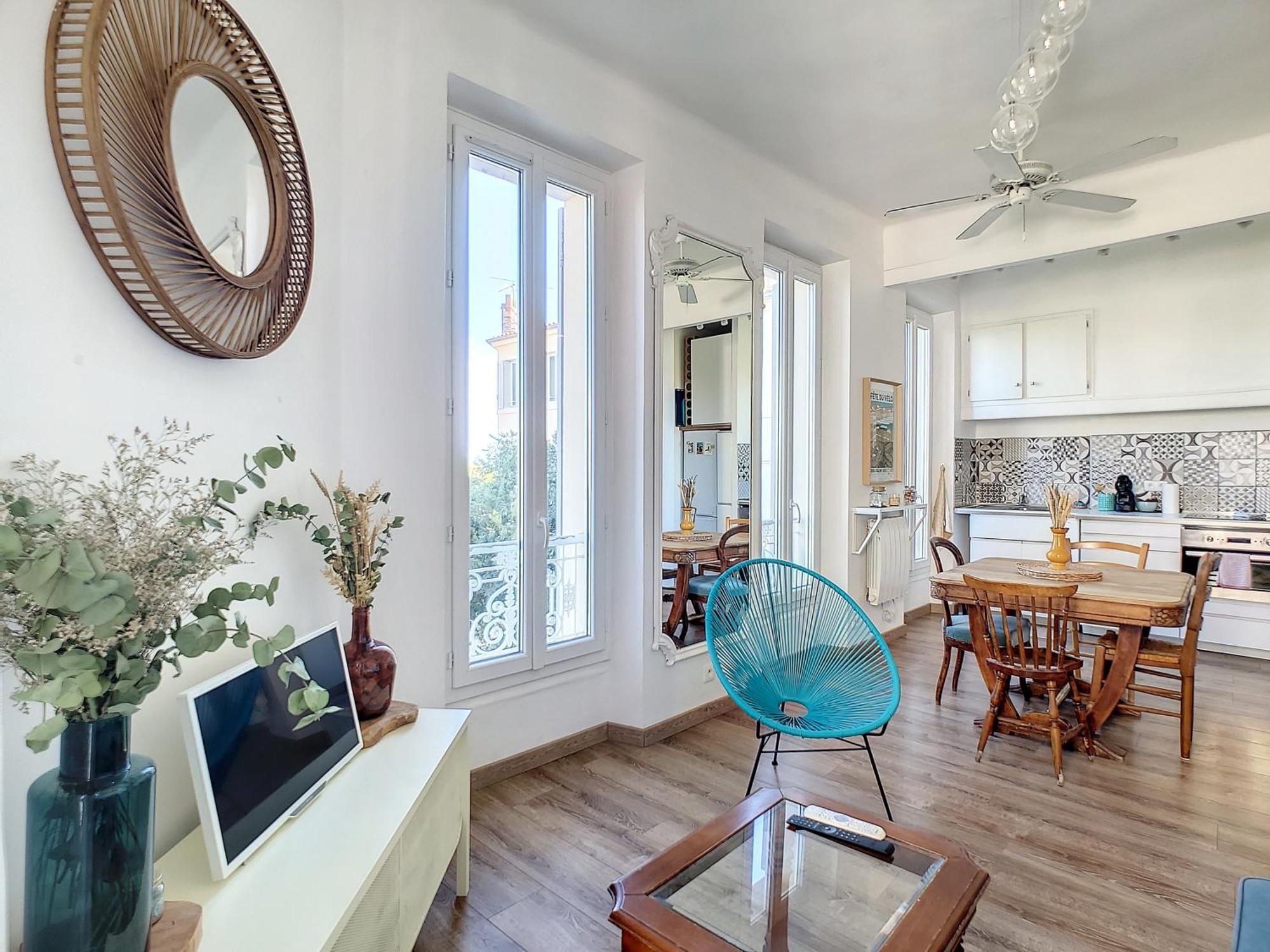 Casa Blue Sur Une Jolie Place Proche Du Vieux Port By Laconciergerie13 La Ciotat Ngoại thất bức ảnh